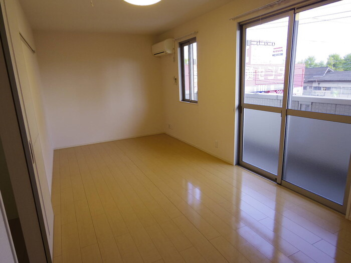 The Ritz TAKANOの居間・リビング|洋室（エアコン・ハングバー・室内物干し付き）