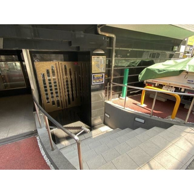 【エントランス】 | ヴェルファーレ彩