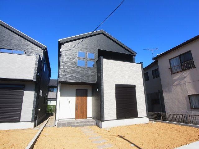 新築　高崎市新町42期　3号棟の外観|現地写真　完成しました！物件のご内覧等、お気軽にお問合せください♪　
