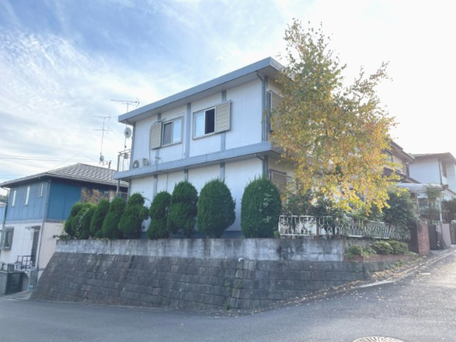 日の出町平井　中古戸建の前面道路含む現地写真
