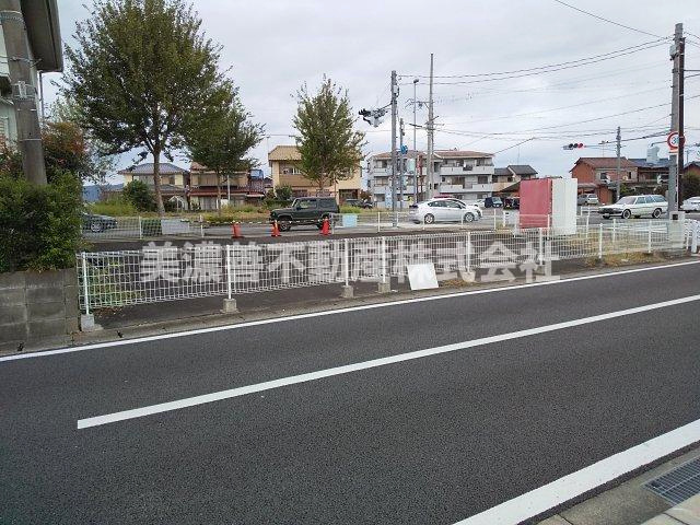 ６０１９０　岐阜市鷺山土地の前面道路含む現地写真