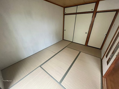 【寝室】 | クラウンハイツ彦根2 | 落ち着いて過ごせるお部屋なので、寝室にいかがでしょうか