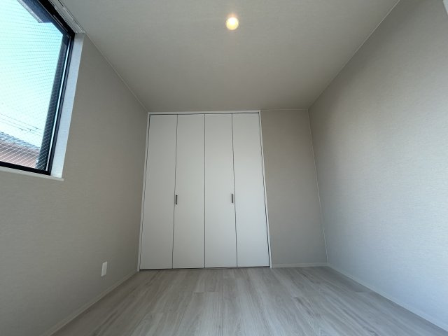 ブロンテ大久保の洋室