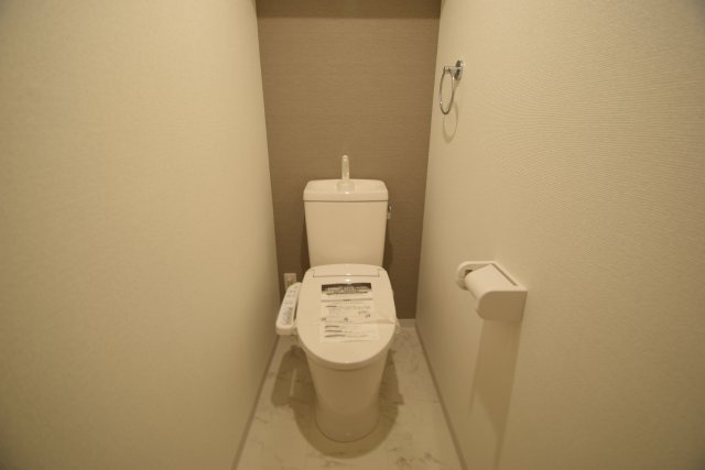 カーサナビオプェンテのトイレ|落ち着いた色調のトイレです