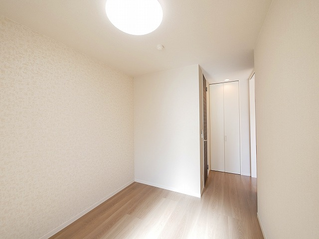 シャーメゾン　杉ケ町の洋室|明るい洋室です