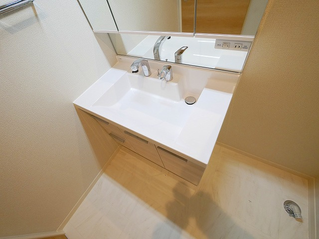 シャーメゾン　杉ケ町の洗面所|脱衣スペースもあります