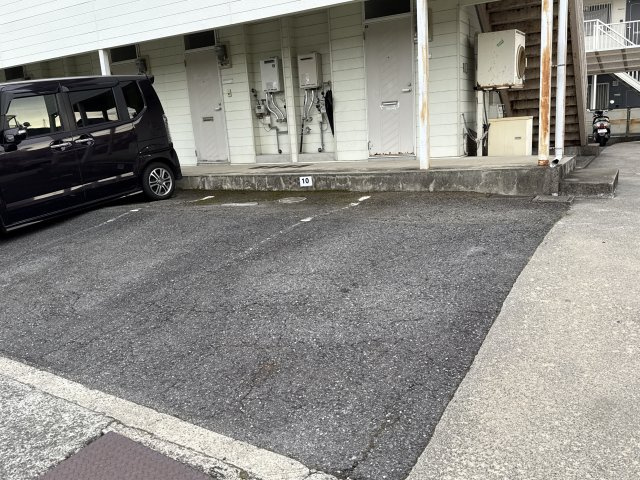 レジデンス平野の駐車場