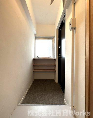 ハコニスアパートメントAの玄関|ゆったりとした玄関です