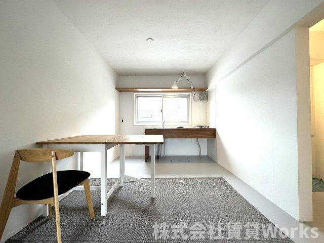 ハコニスアパートメントAの居間・リビング|使いやすいリビングです