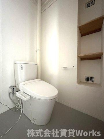 ハコニスアパートメントAのトイレ|清潔感のあるトイレです