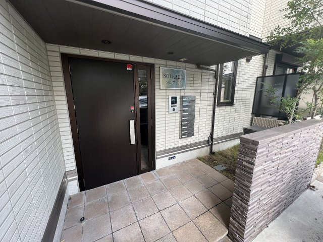SOLEADOのエントランス