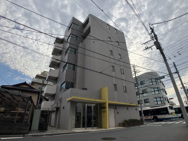 レフィナード八幡の外観