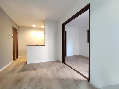 【居間・リビング】 | Brave Base戸畑 | 【即日案内可能】現地待ち合わせでも対応可能です。お部屋を気に入って頂ければ、当社特別価格をご提示しますので是非ご検討下さい♪