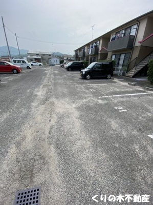 【駐車場】 | ハイマート白石　C棟 | 駐車場があるので、車を買う予定の方も安心です