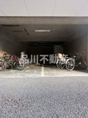 【駐車場】 | エイペックス上池台 | 駐車場に車を止められます