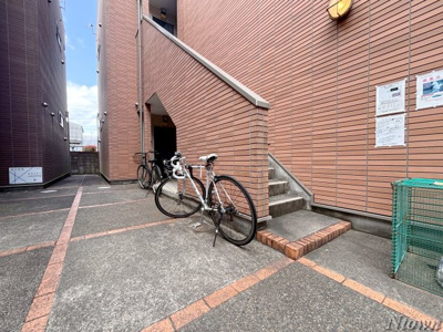 【エントランス】 | 寿キャッスル栄生 | エントランスです