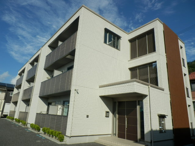 ブリリアント ガーデンA棟の外観|全室日当たりの良いマンションです。