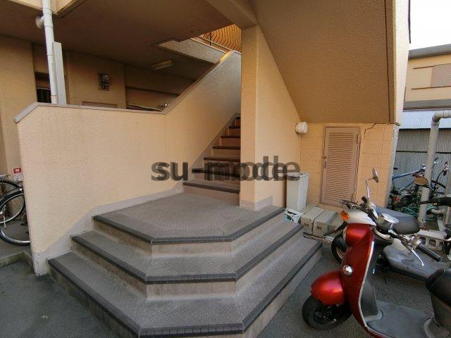 三吉マンションのエントランス