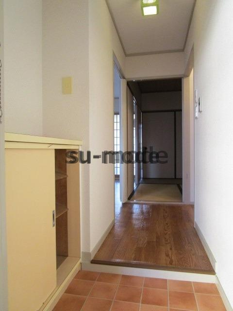 三吉マンションの玄関