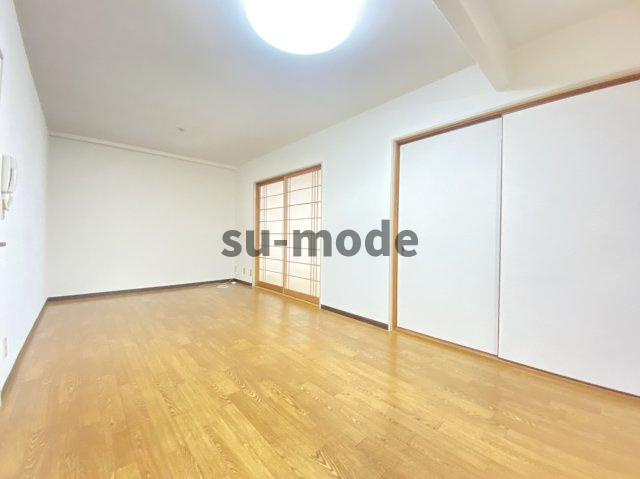 明香マンションの居間・リビング