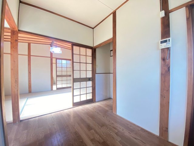 井道貸家の居間・リビング