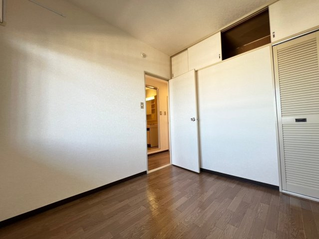 ピアハイツ幸の洋室
