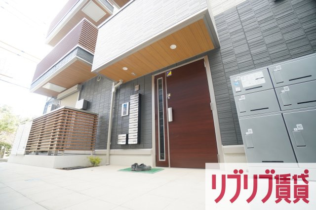D-room弁天３丁目　A棟のエントランス