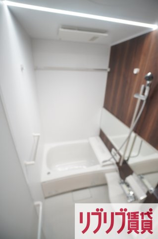 D-room弁天３丁目　A棟の浴室