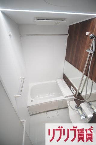 D-room弁天３丁目　A棟の浴室