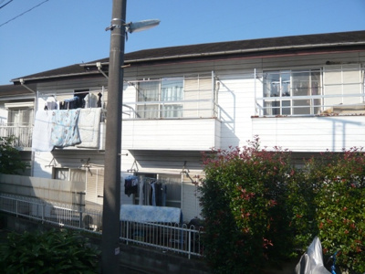 【外観】 | こぉぽあいりす | 千歳烏山の南向１Kです。礼金ゼロで仲介手数料も不要。バストイレ別。