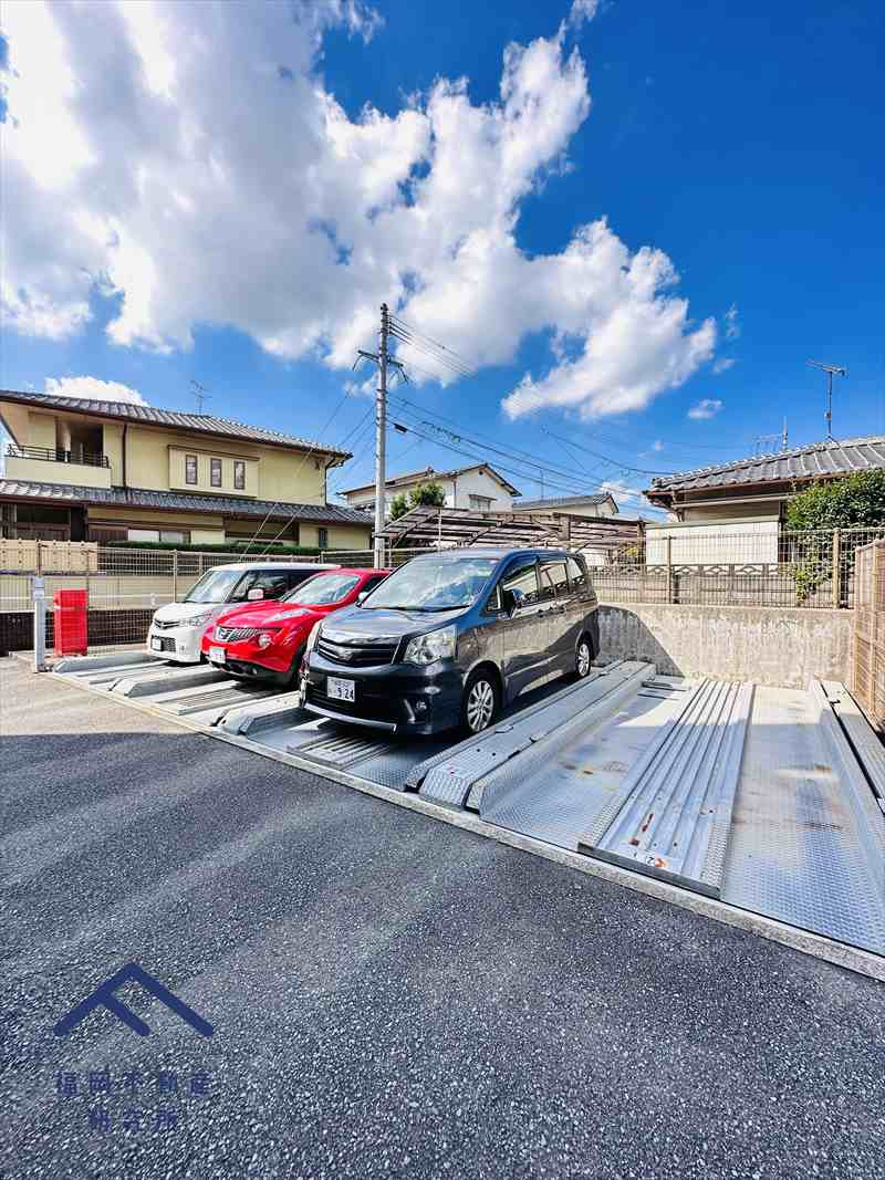 ヒューマインド須玖の駐車場
