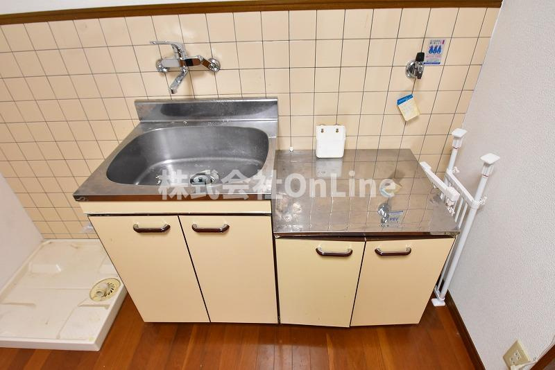 八尾市東山本町５丁目のアパートのキッチン