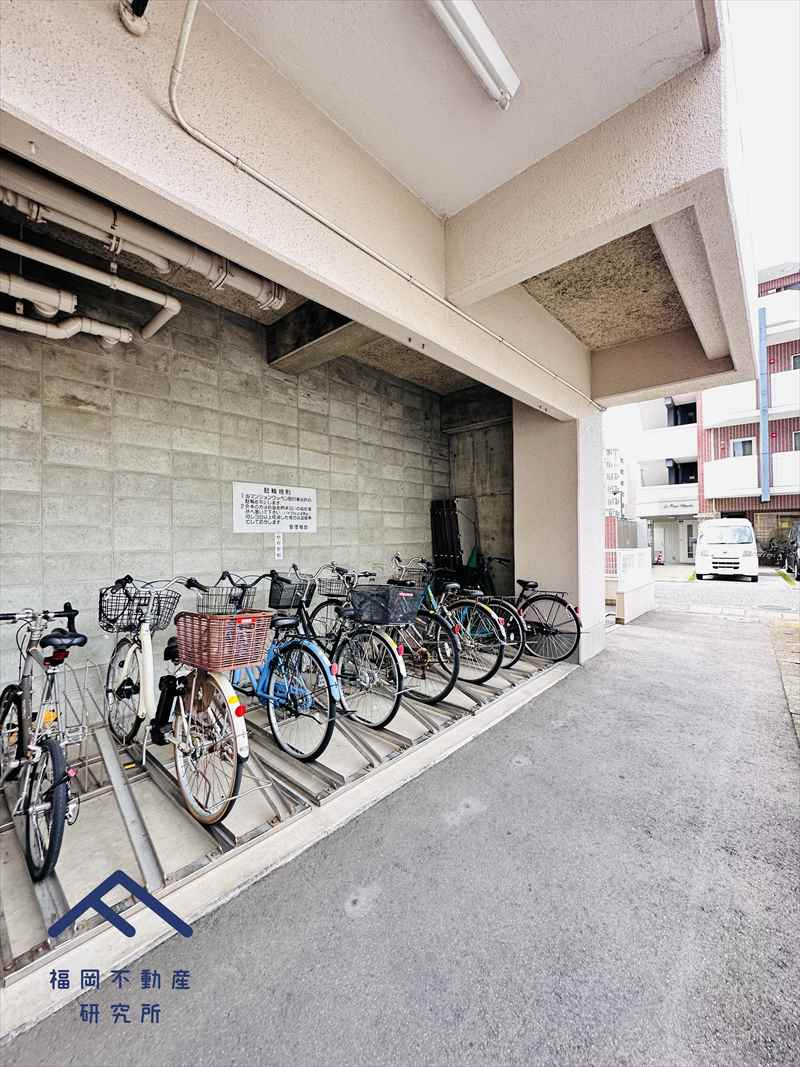 コープ野村大橋の駐車場