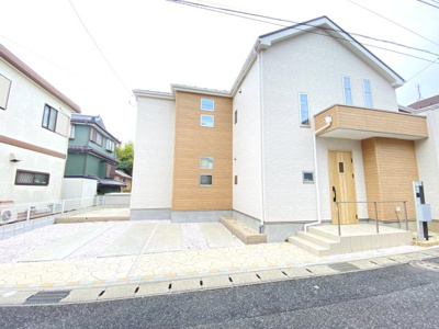 【外観】 | 成約（弊社売却専任）販売期間５カ月 | お洒落な外観！お庭も広いです。