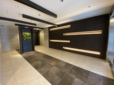 【エントランス】 | シャルマンパレ淡路 | 清潔感のあるエントランスです