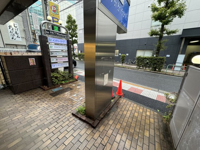 グランデージ赤羽のエントランス