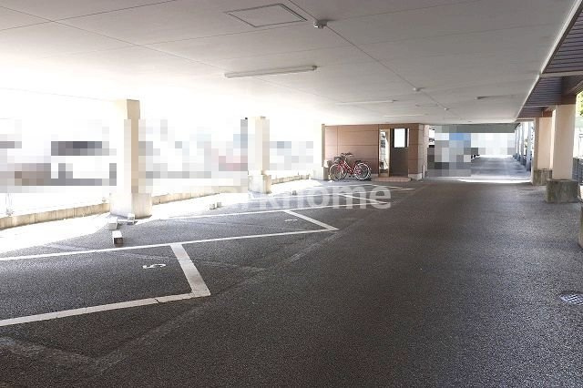 メゾン・ド・ケイの駐車場|カースペースがあります