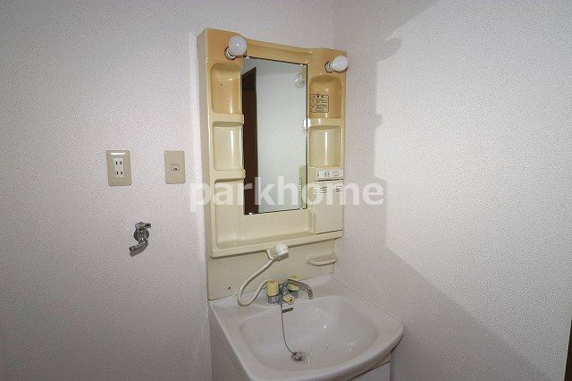 メゾン・ド・ケイの独立洗面台|朝の身支度には欠かせない独立洗面化粧台