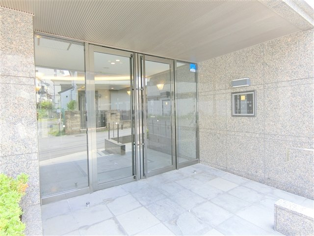 ルーブル東蒲田七番館のエントランス