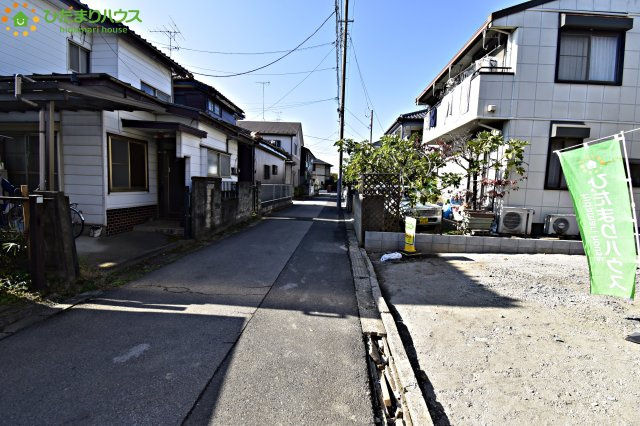 蓮田市江ケ崎　第3　新築一戸建て　クレイドルガーデン　01の前面道路含む現地写真|前面道路4ｍ！
車の出し入れも簡単にできます