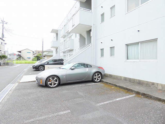 グローバル90の駐車場