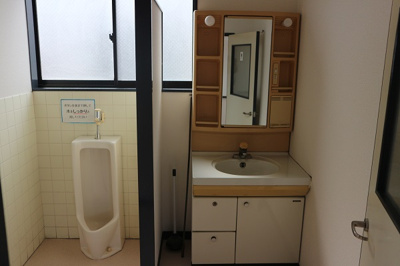 【洗面所】 | 松村ビル | ゆったりとスペースのある洗面所