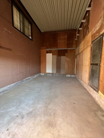 【内装】 | 中貸倉庫 | 内装は落ち着いています