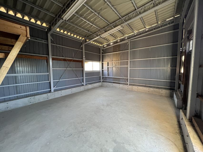 【内装】 | 中貸倉庫 | きれいな内装です