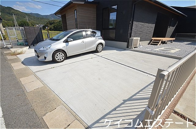 新築住宅　直方市頓野５８号地の駐車場