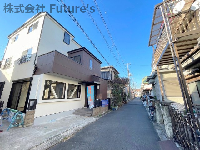 三郷市寄巻　中古戸建の前面道路含む現地写真|前面道路含む現地写真です。