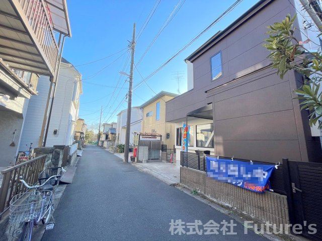 三郷市寄巻　中古戸建の前面道路含む現地写真|前面道路含む現地写真です。