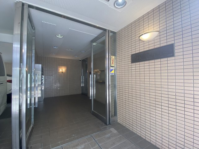 麻布カジタのエントランス