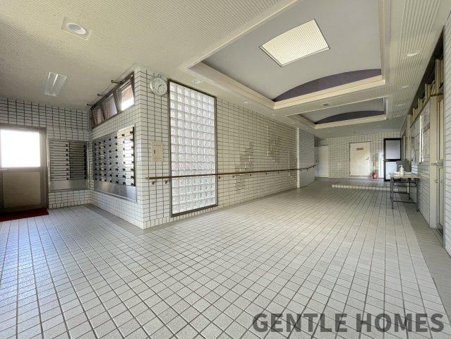 ライオンズマンション春日のエントランス