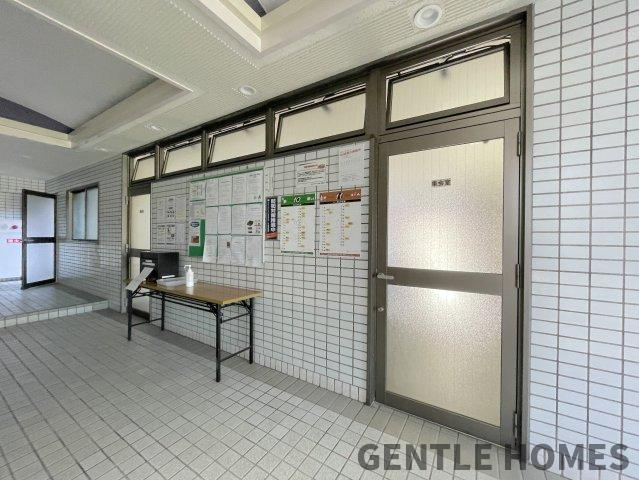 ライオンズマンション春日のエントランス